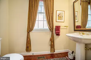 1018 Riverview Ln, Conshohocken, PA 19428 - Photo 19