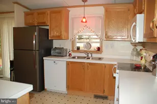 447 Manor House Ln, Souderton, PA 18964 - Photo 11