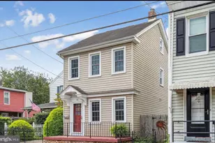 54 Chestnut St, Pottstown, PA 19464 - Photo 1