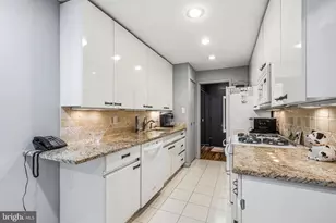 1655 Oakwood 206 Oakwood Dr, Penn Valley, PA 19072 - Photo 9