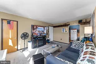 401 W Logan St, Norristown, PA 19401 - Photo 15