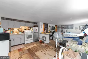 401 W Logan St, Norristown, PA 19401 - Photo 23