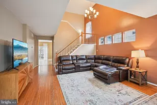 201 Eisenhower Ln, Collegeville, PA 19426 - Photo 3