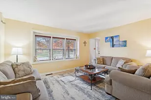 212 Hampton Cir, Gilbertsville, PA 19525 - Photo 7