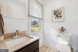 212 Hampton Cir, Gilbertsville, PA 19525 - Photo 5