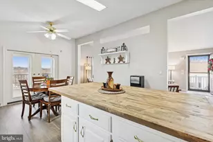 1077 Scenic View Dr, Schwenksville, PA 19473 - Photo 7