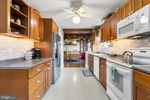 106 Glenwood Ave, Trooper, PA 19403 - Photo 5