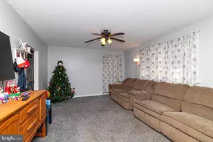 41 Centre Ave, Norristown, PA 19403 - Photo 3