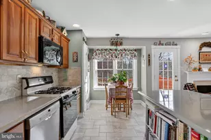 375 Belcourt Way, Harleysville, PA 19438 - Photo 13