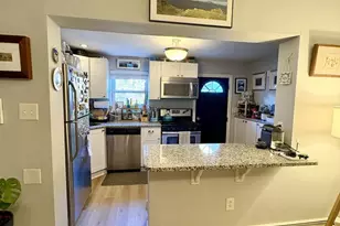 28 Maple St, Conshohocken, PA 19428 - Photo 9