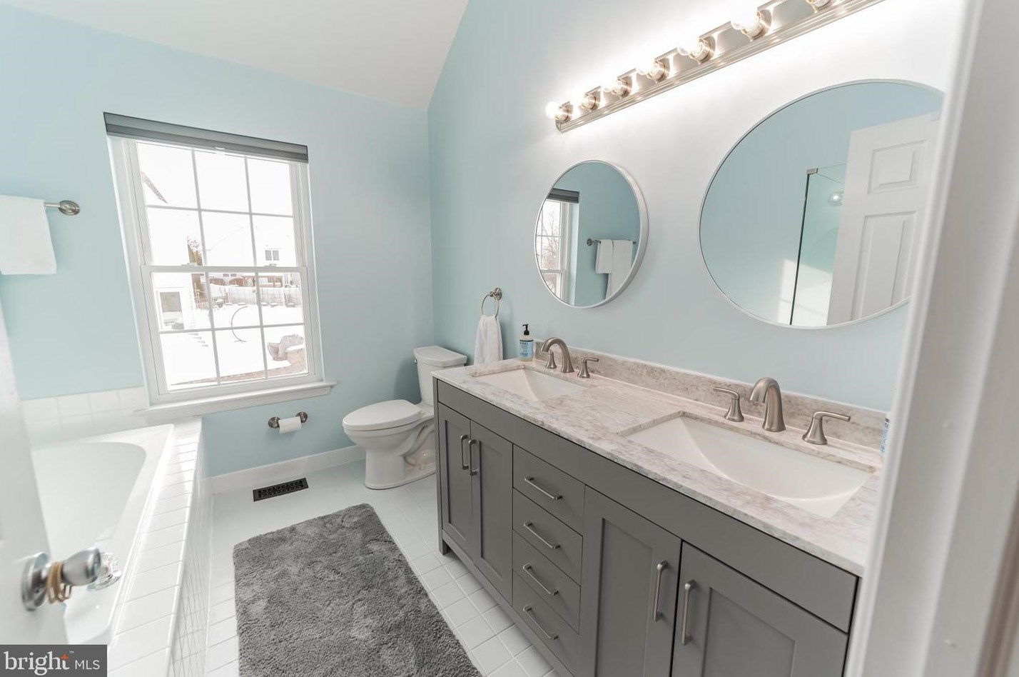 86 Pne Hurst Dr, Pottstown PA 19464-7205 exterior