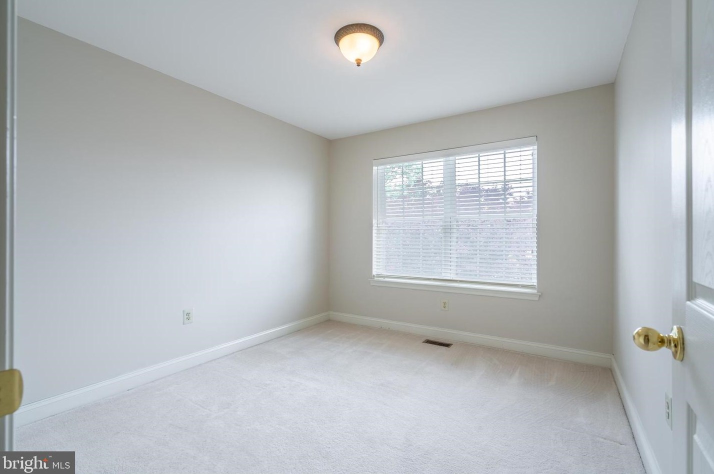 11 Arbor Cir, Colmar PA  18915-9608 exterior