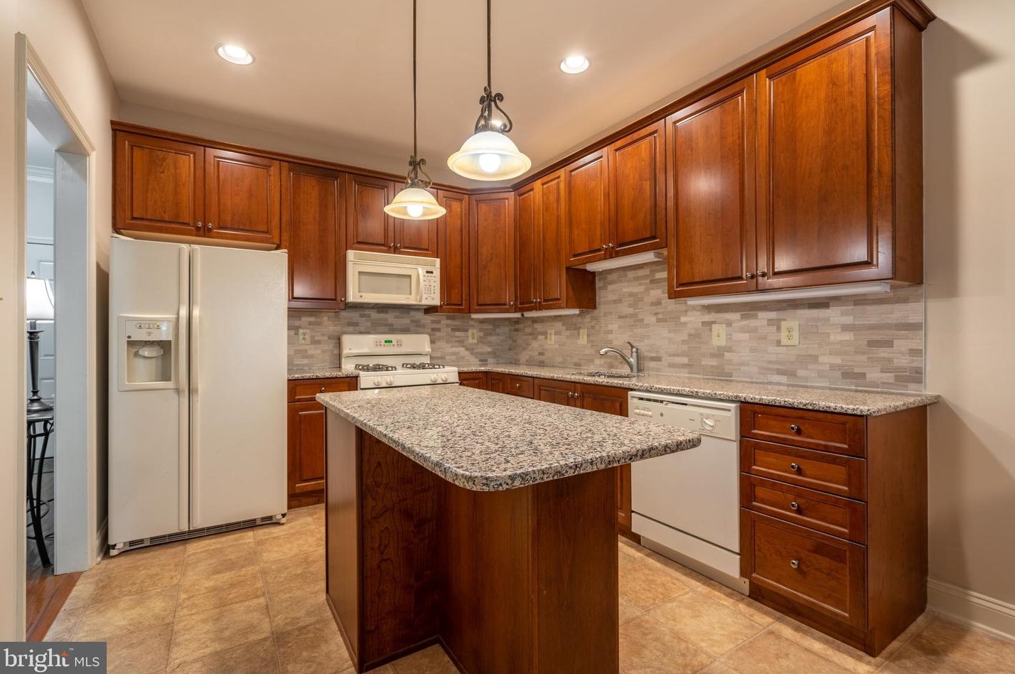 11 Arbor Cir, Colmar PA  18915-9608 exterior