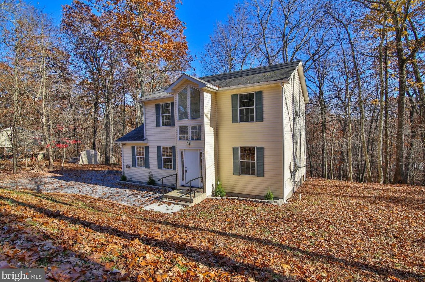 3309 Trafalgar Ave, East Stroudsburg PA  18302-8465 exterior