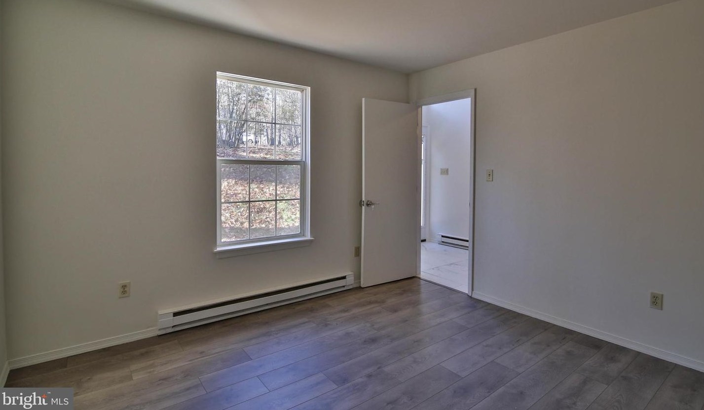 3309 Trafalgar Ave, East Stroudsburg PA  18302-8465 exterior