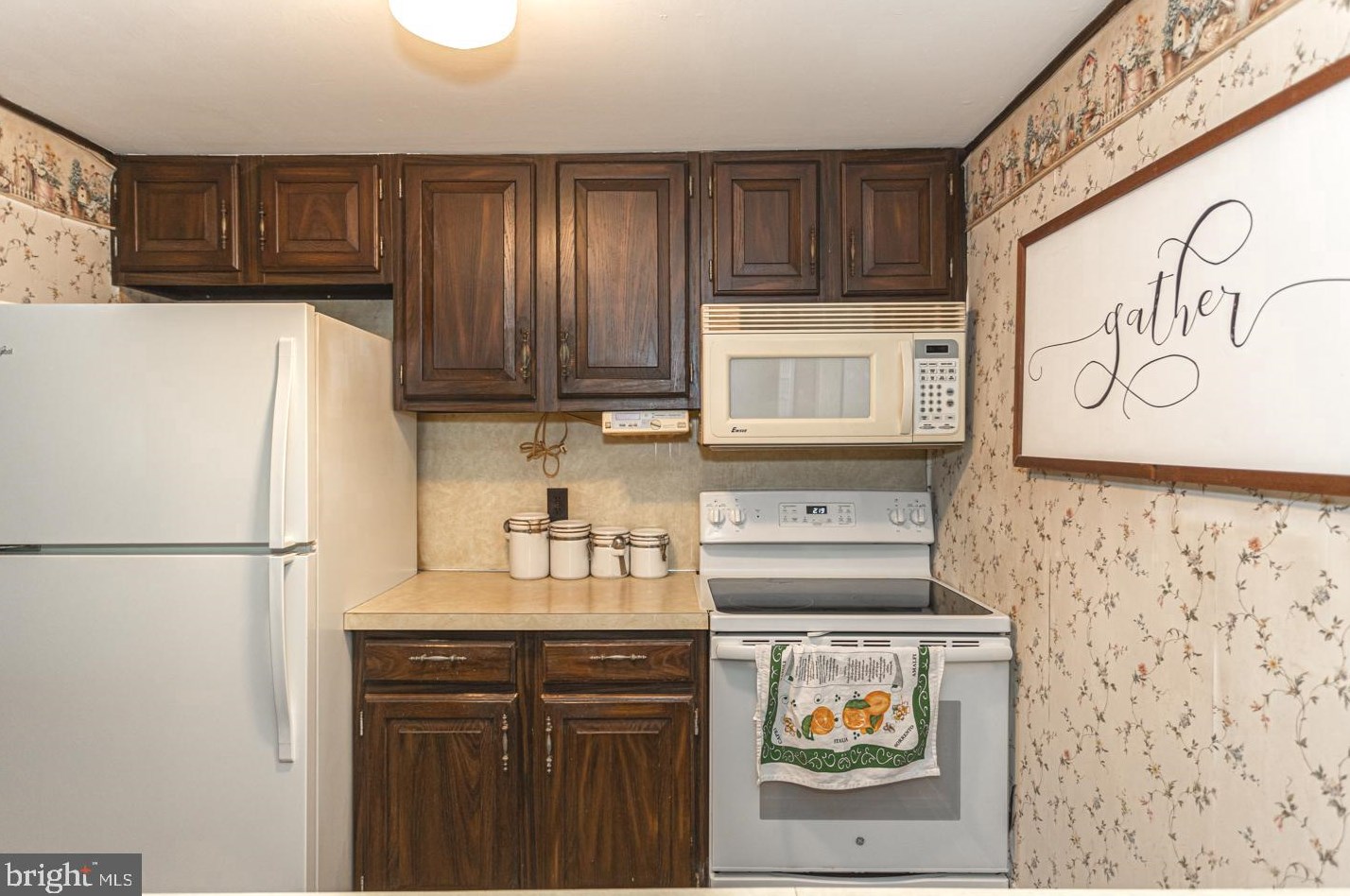 1674 Glade Dr, Long Pond PA  18334-7770 exterior