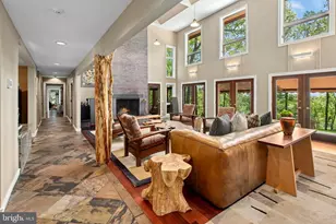 310 Hunters Farm Rd, Henryville, PA 18332 - Photo 9