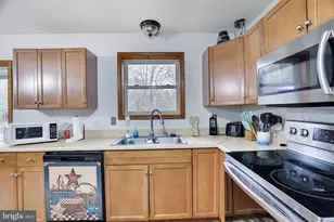 306 Cedar Dr, Long Pond, PA 18334 - Photo 15