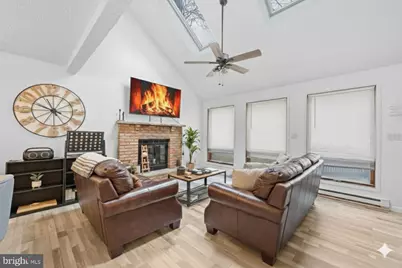 4758 Brentwood Drive, Tobyhanna, PA 18466 - Photo 3