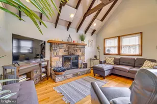 2158 Tuscarora Dr, Pocono Lake, PA 18347 - Photo 7