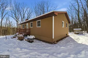 143 Anglemire Dr, Stroudsburg, PA 18360 - Photo 3