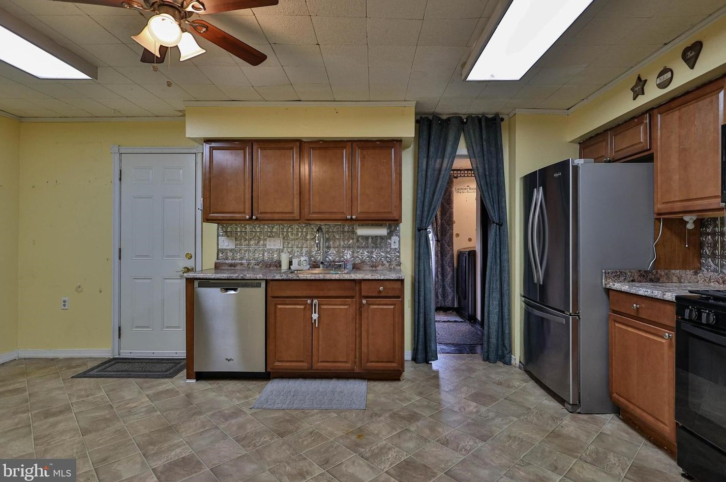 1604 Newport Ave, Northampton PA  18067-1448 exterior