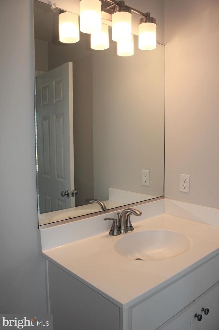 1606 Clauser St, Hellertown PA  18055-1004 exterior