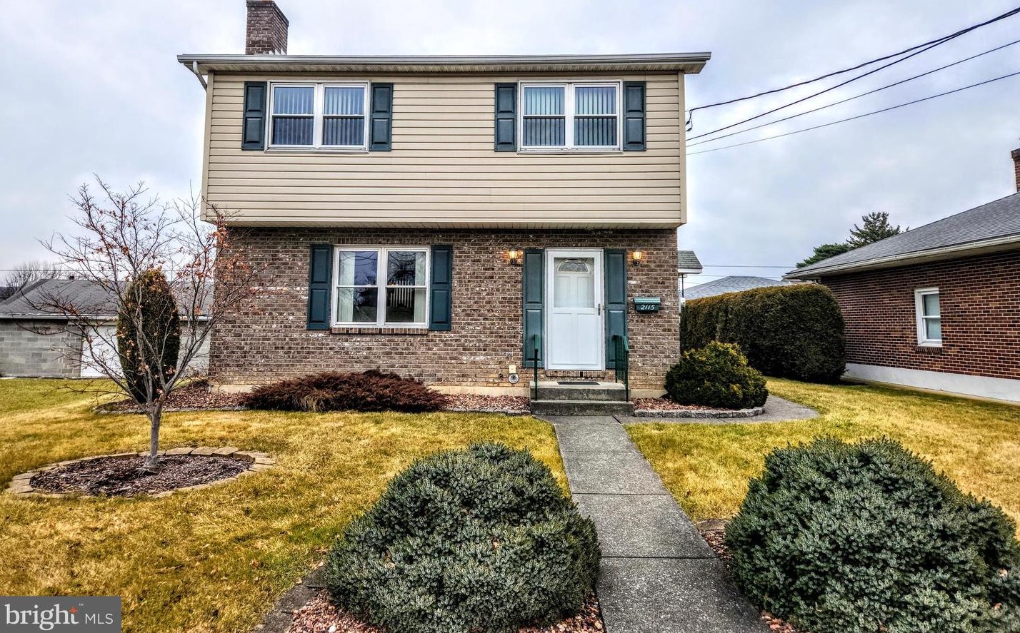 2115 Dewey Ave, Northampton PA  18067-1230 exterior