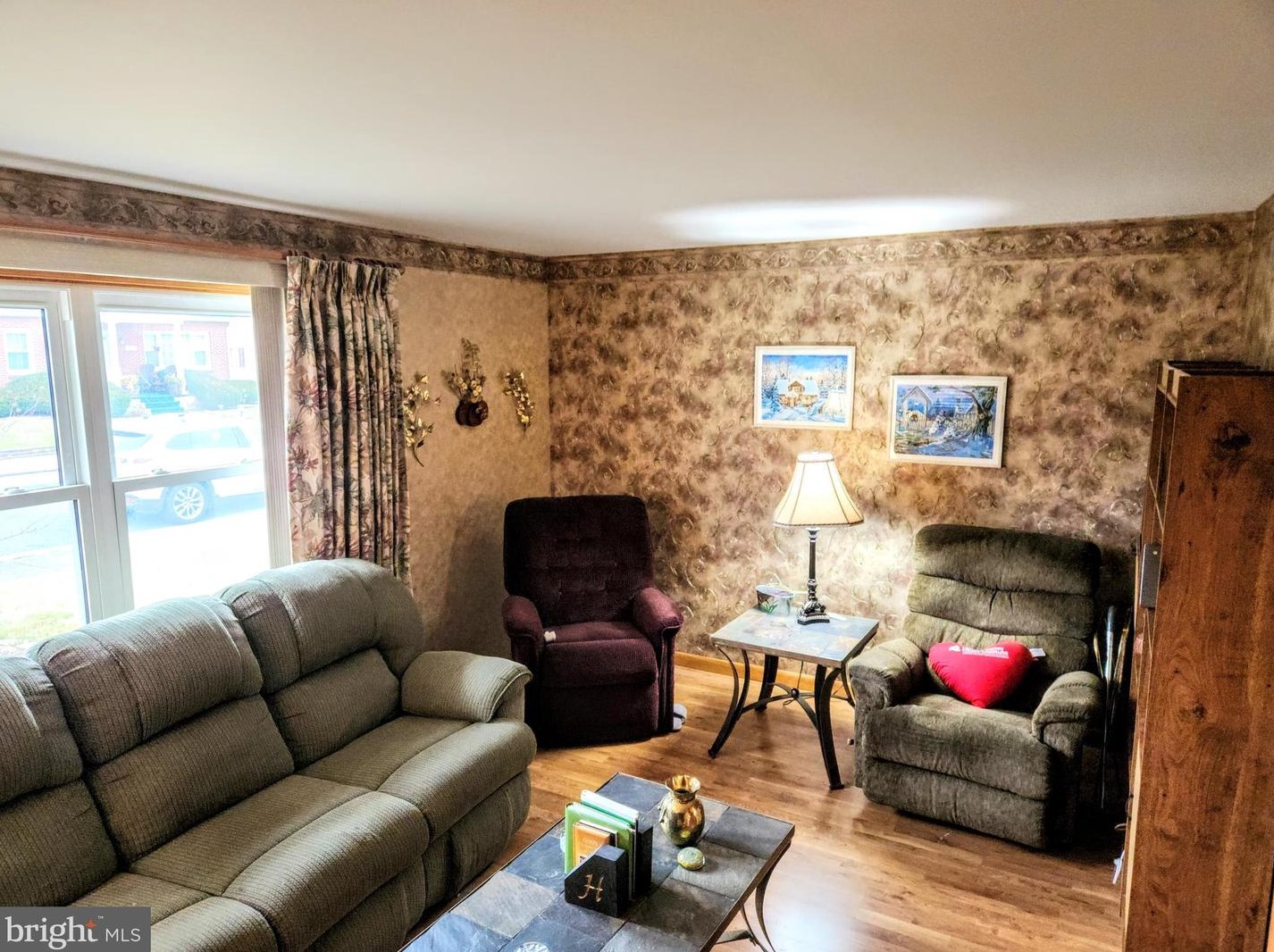 2115 Dewey Ave, Northampton PA  18067-1230 exterior