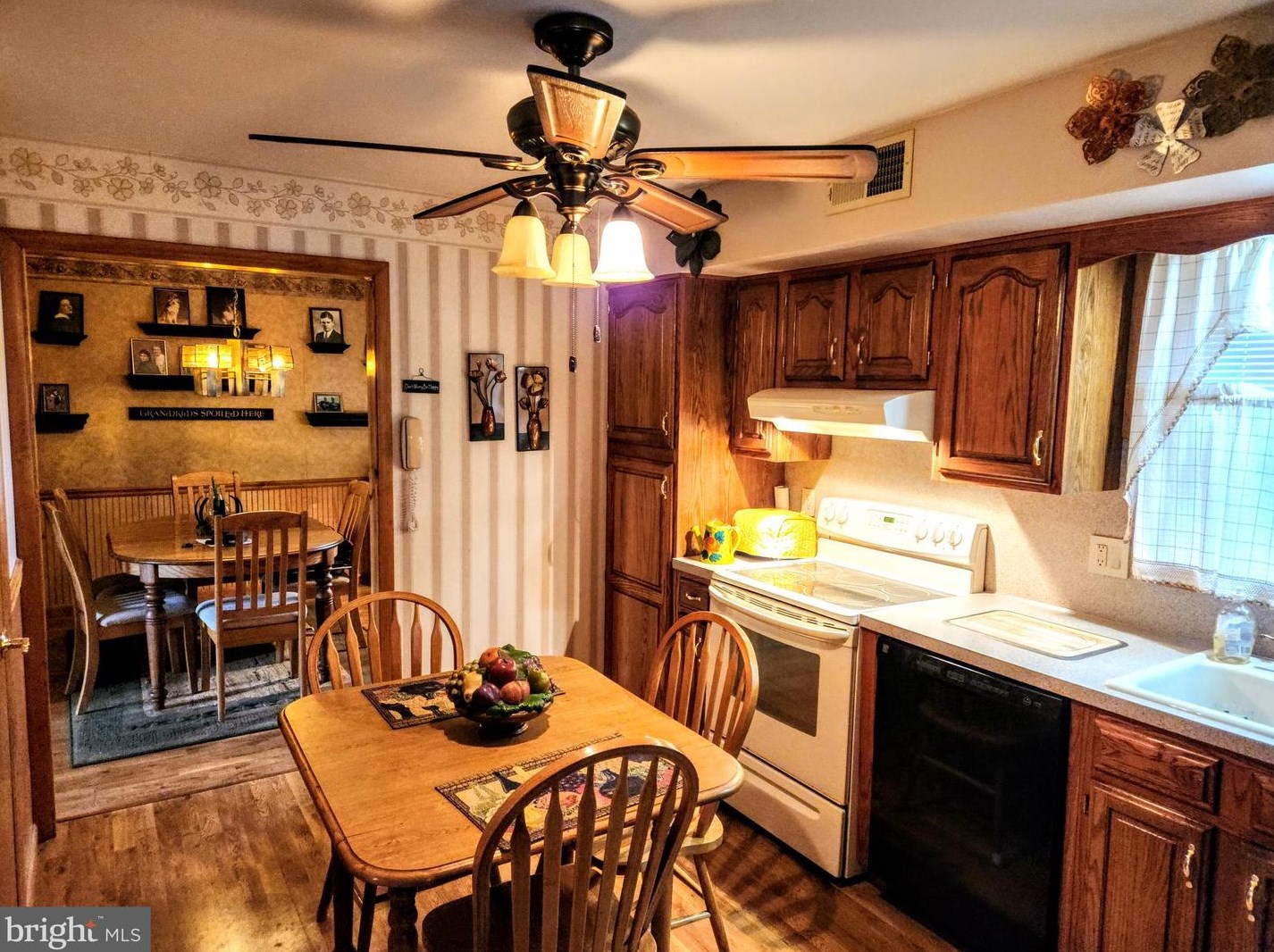 2115 Dewey Ave, Northampton PA  18067-1230 exterior