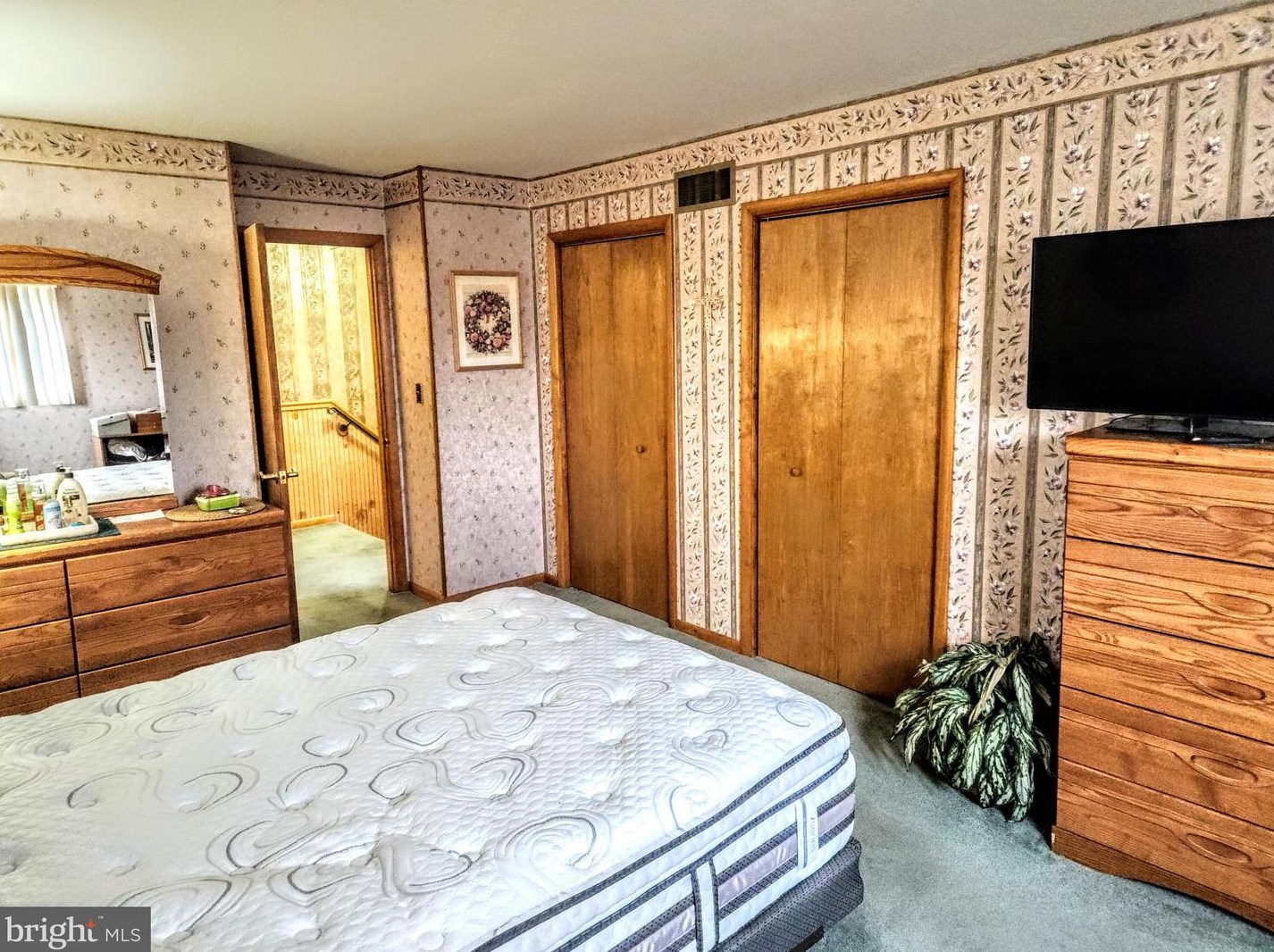 2115 Dewey Ave, Northampton PA  18067-1230 exterior