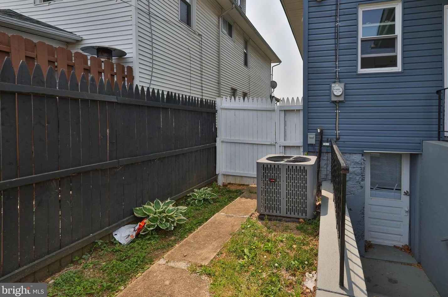 942 Fernwood St, Bethlehem PA  18018-4414 exterior