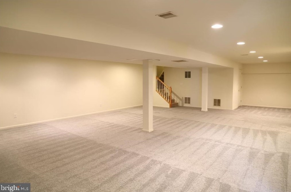 1889 Caryn Dr, Hellertown PA exterior