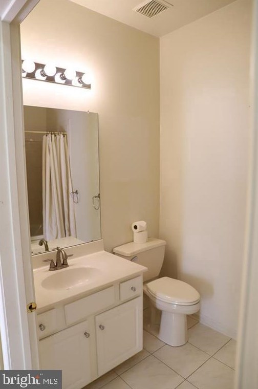 1889 Caryn Dr, Hellertown PA exterior