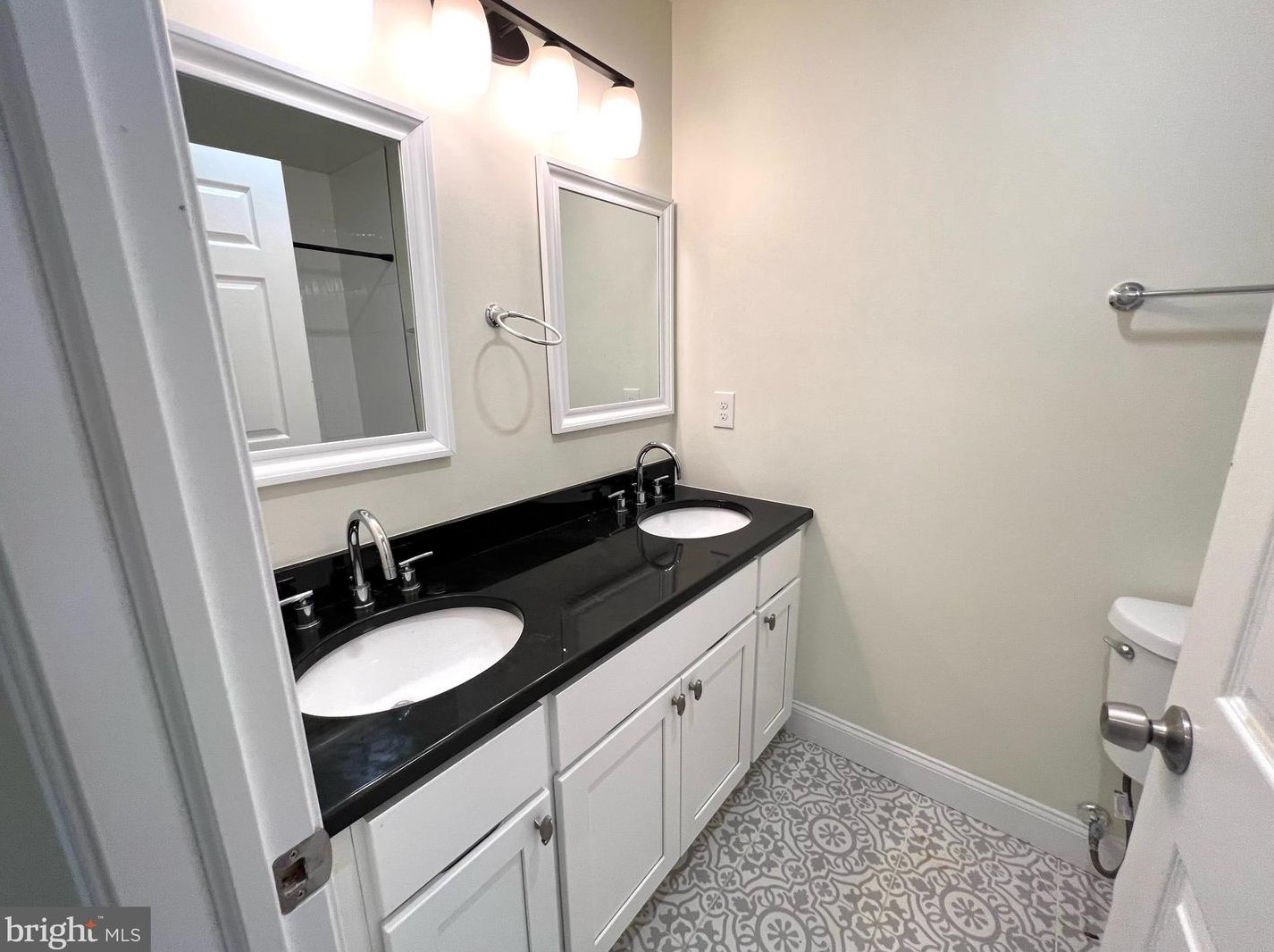 1414 Jadden Ct, Bethlehem PA  18015-9436 exterior