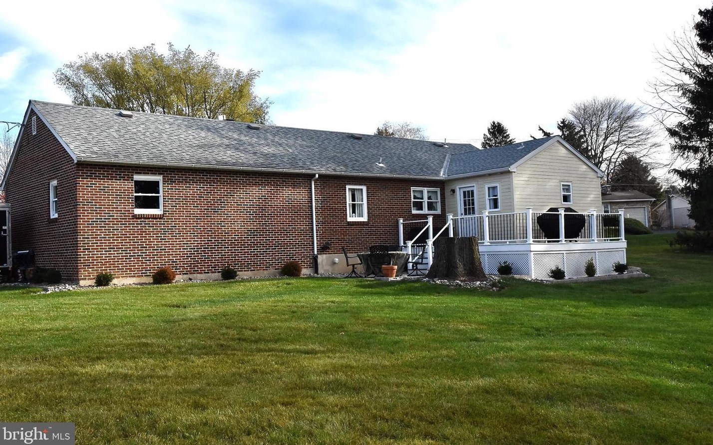 3255 Santee Rd, Bethlehem PA  18020-2833 exterior