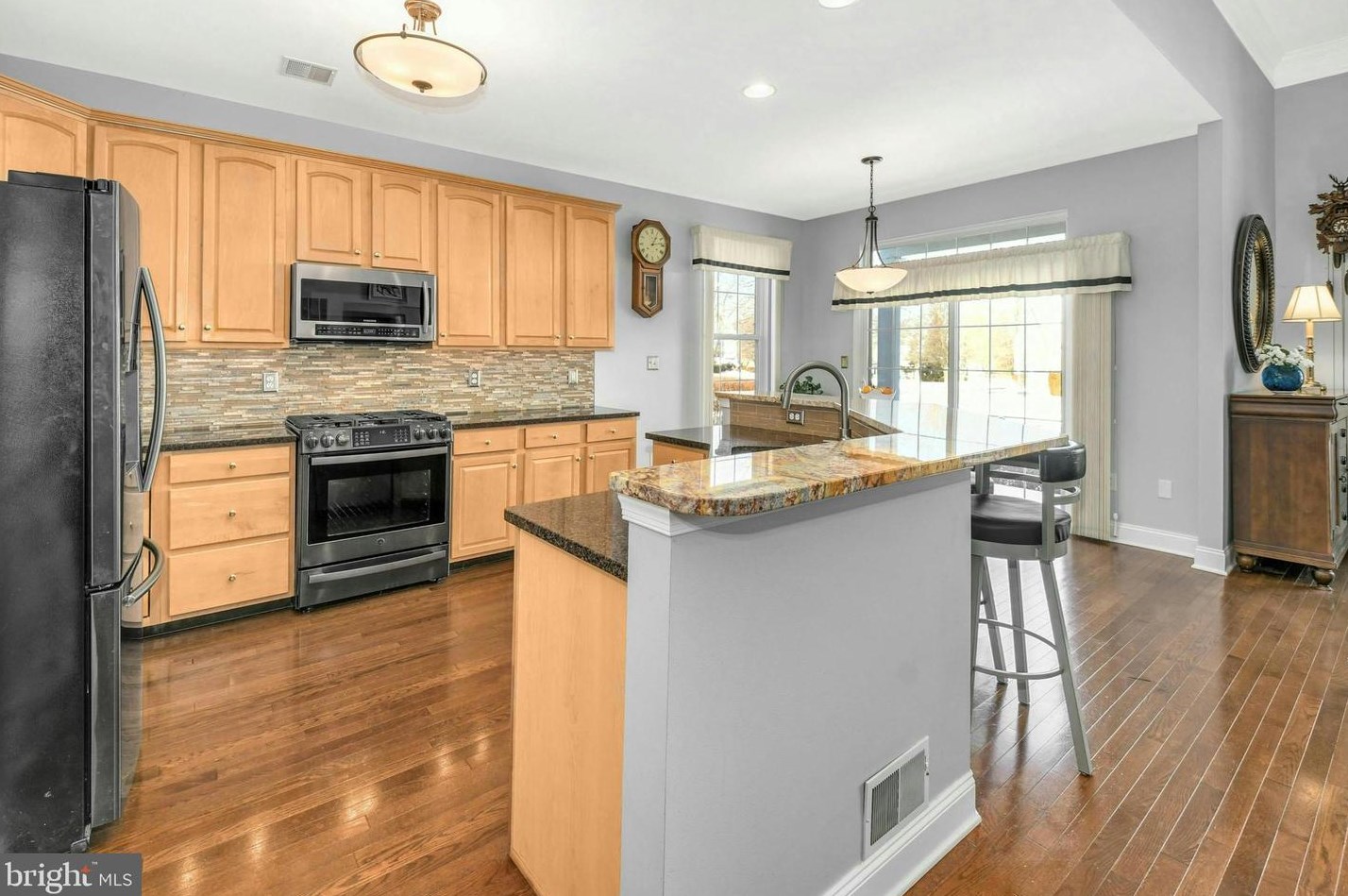 1857 Caryn Dr, Hellertown PA  18055-3423 exterior