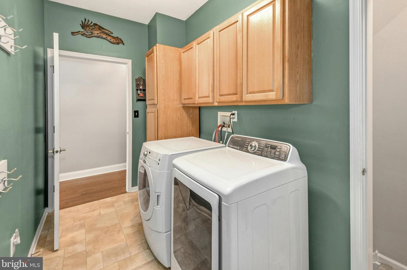 1857 Caryn Dr, Hellertown PA  18055-3423 exterior