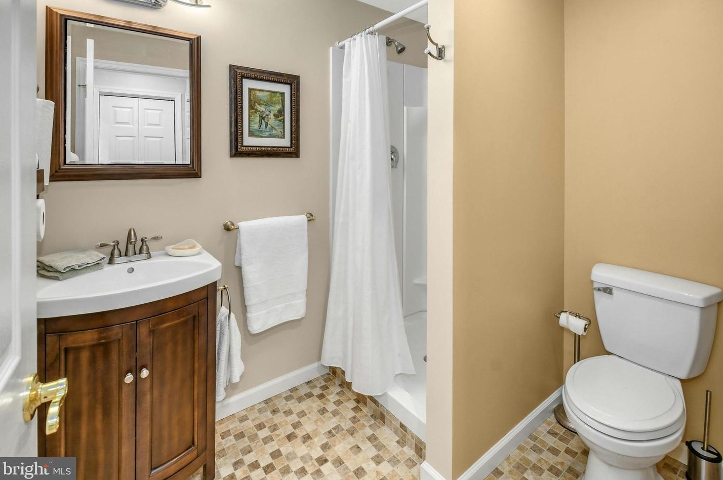 1857 Caryn Dr, Hellertown PA  18055-3423 exterior