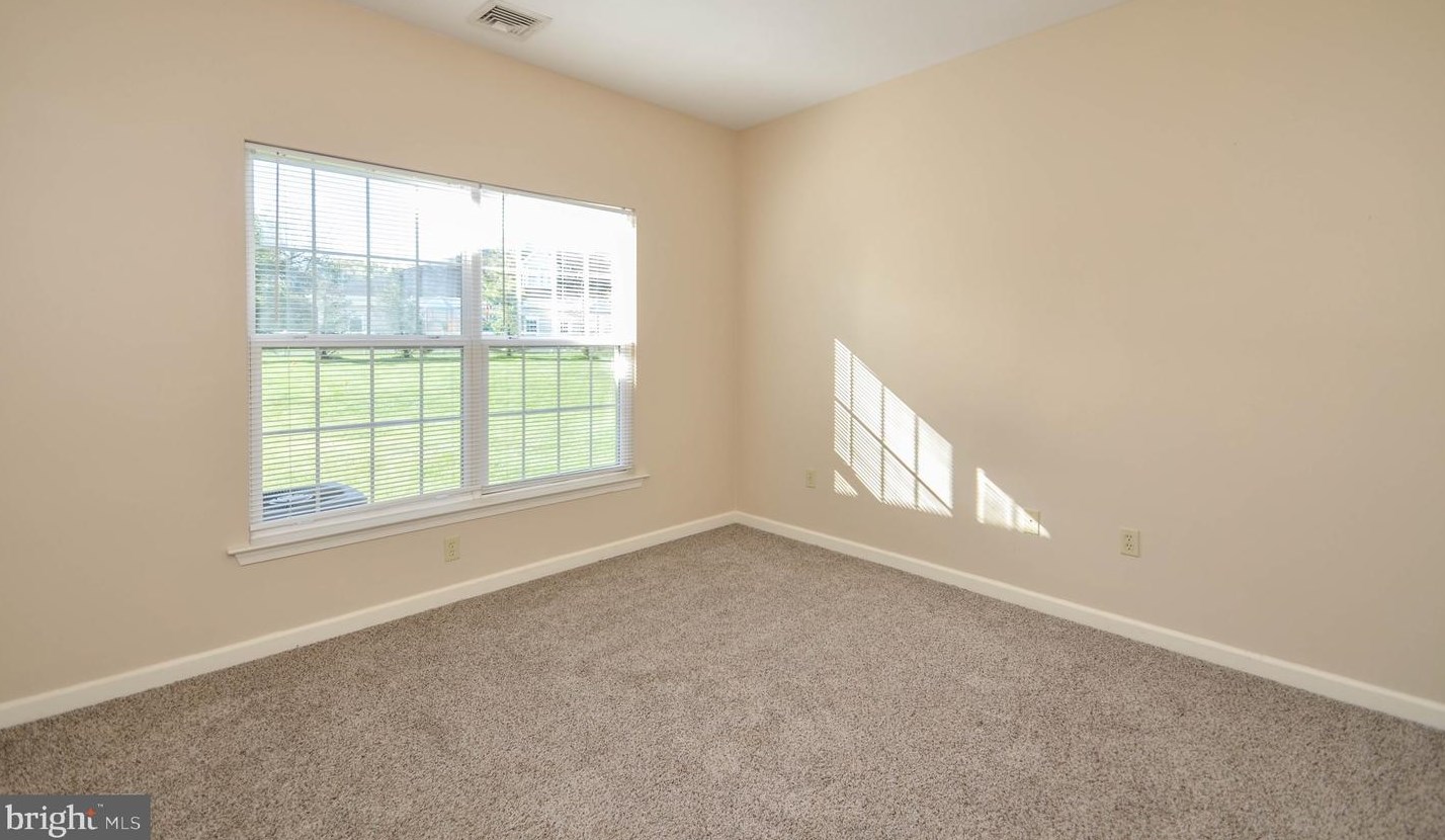 214 Huntington Ln, Easton PA  18040-8483 exterior