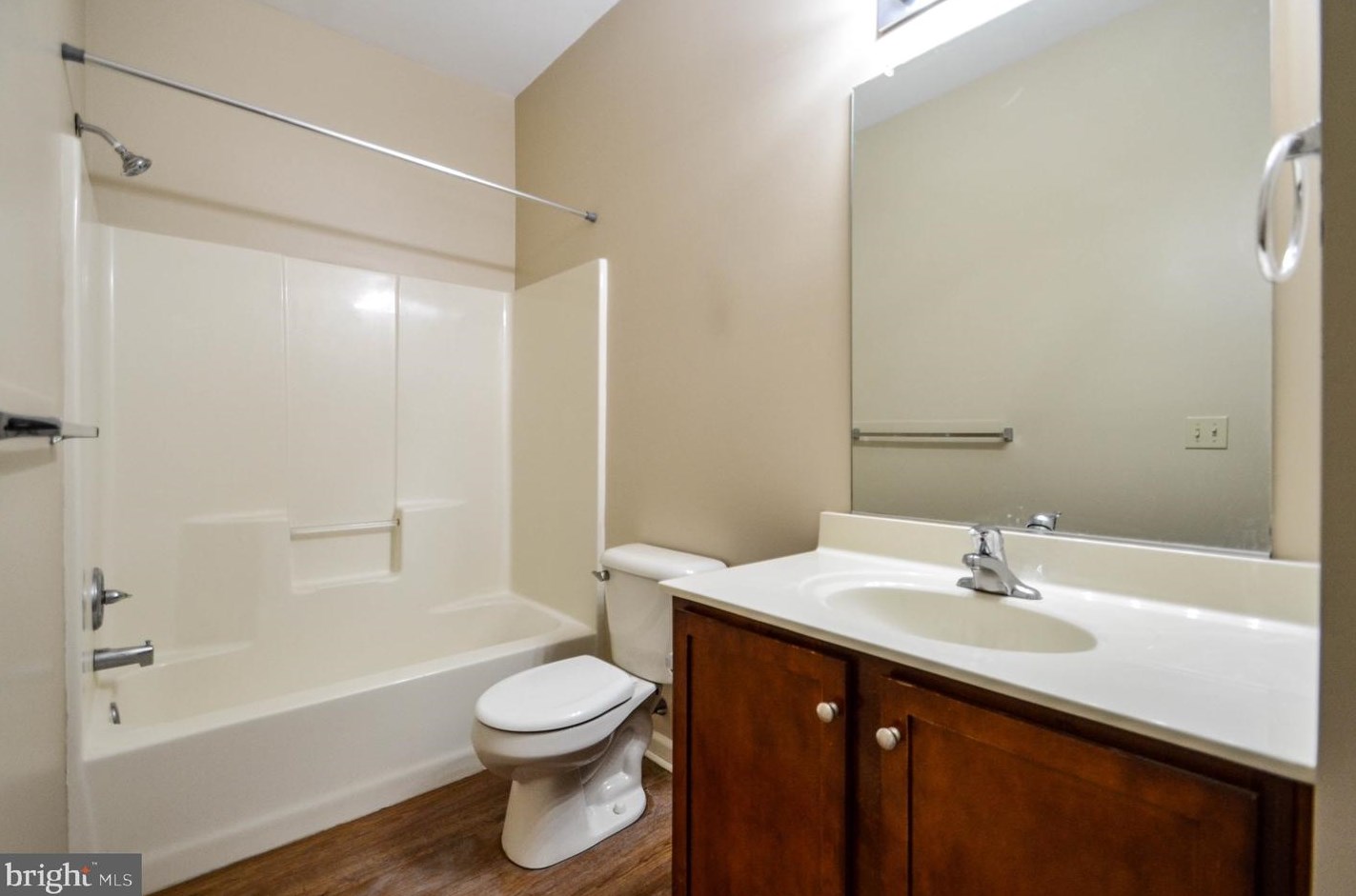 214 Huntington Ln, Easton PA  18040-8483 exterior