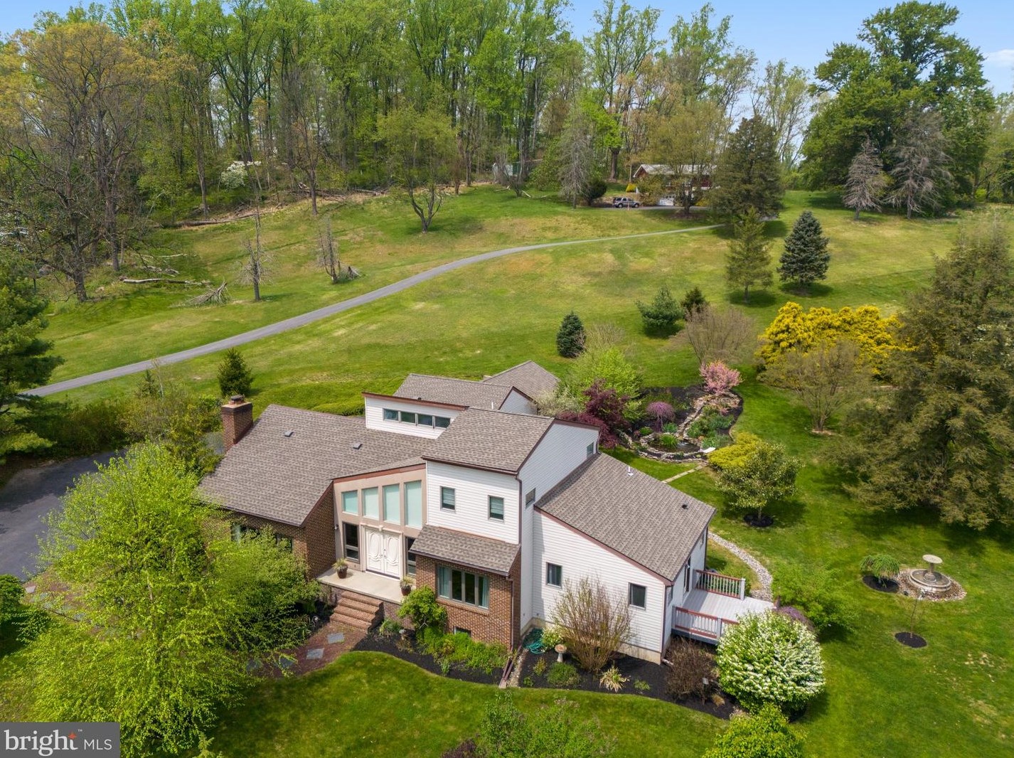 2595 Apple St, Hellertown PA  18055-3210 exterior