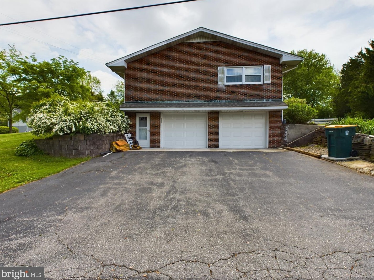 365 Nulton Ave, Easton PA  18045-2574 exterior