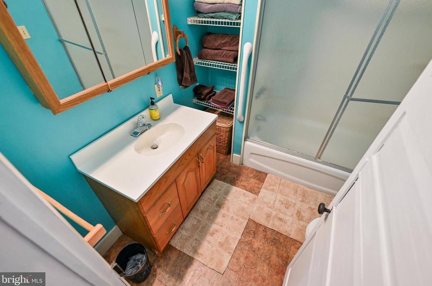 2242 Rdg Rd, Bangor PA 18013-9768 exterior