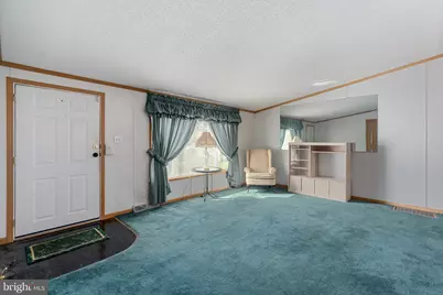183 Greenbriar Dr S, Bath, PA 18014 - Photo 13