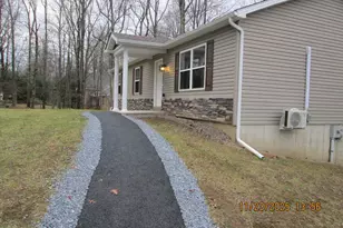 380 Gallery Ln, Mount Bethel, PA 18343 - Photo 3