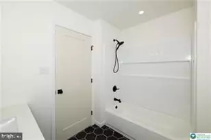 111 Main St, Glendon, PA 18042 - Photo 25