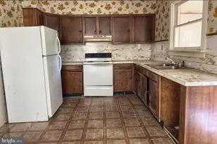 115 Marshall Street N, Shamokin, PA 17872 - Photo 13