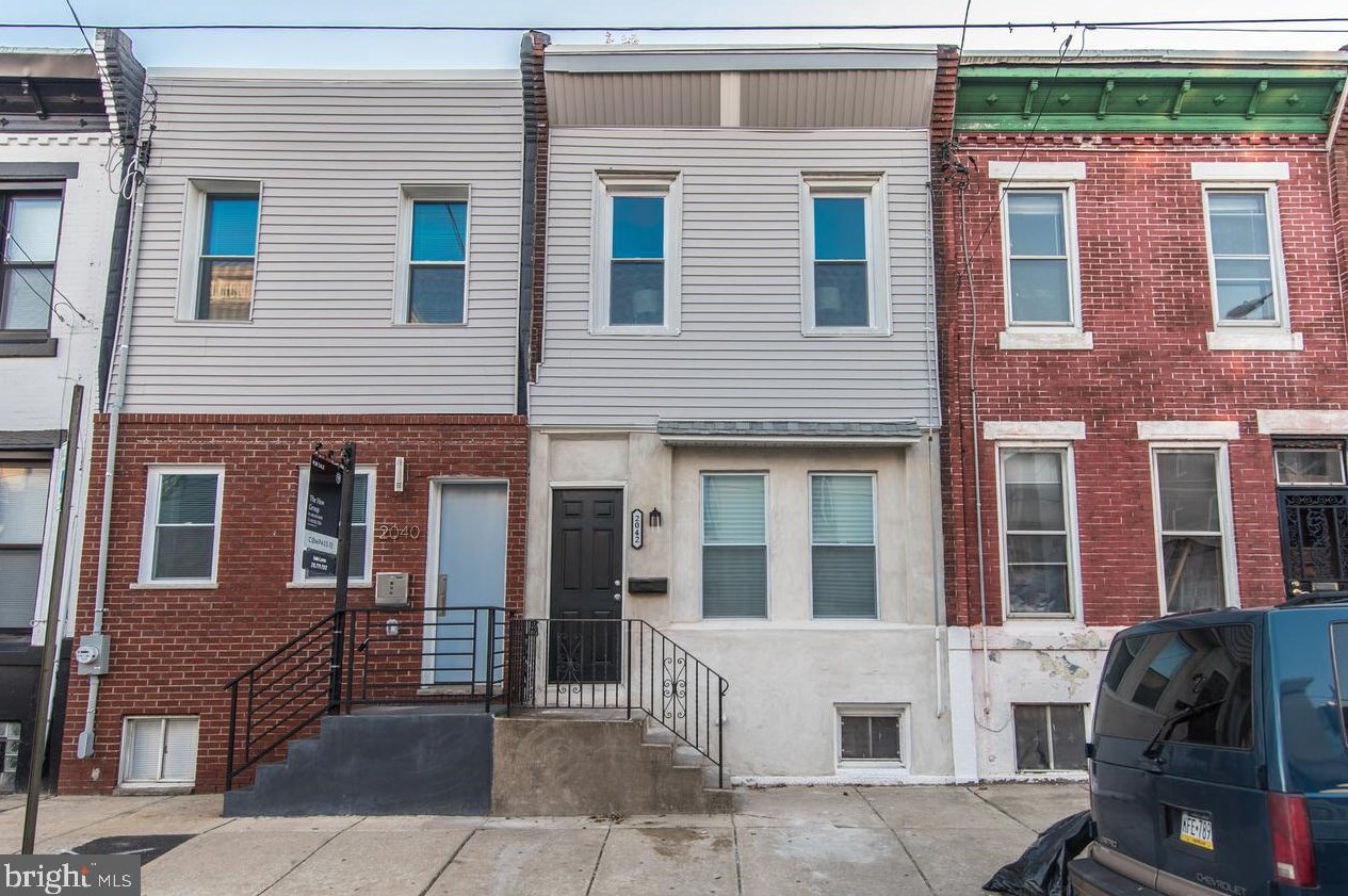 2042 Tasker St, Philadelphia PA  19145-1432 exterior