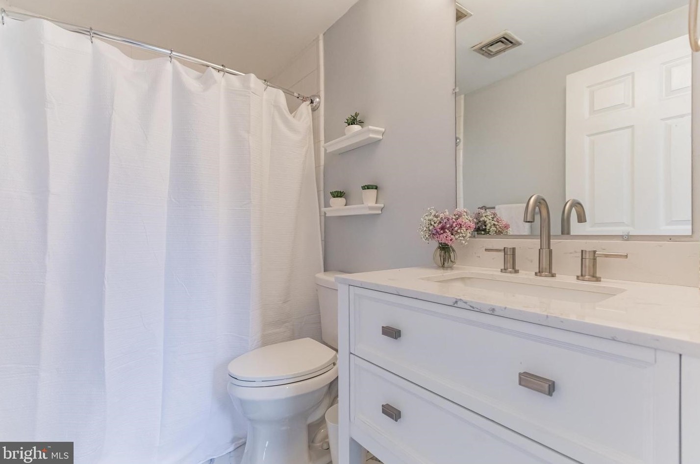 1125 Spruce St, Philadelphia PA  19107-6738 exterior